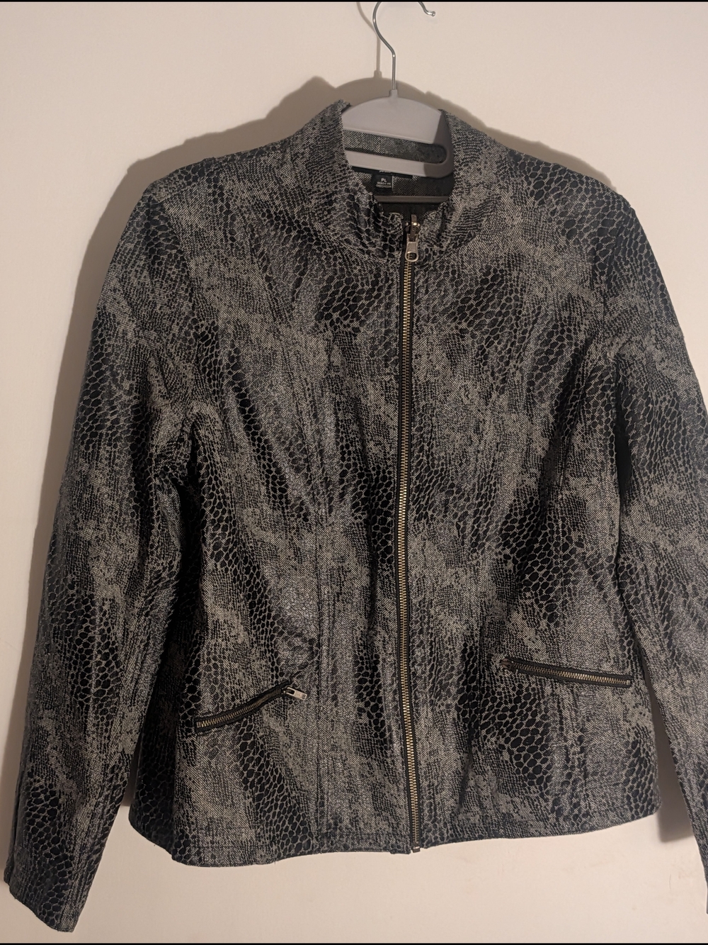 Notations Gray and Black Faux Snakeskin Zip Jacket In Petite Large - Picture 4 of 11